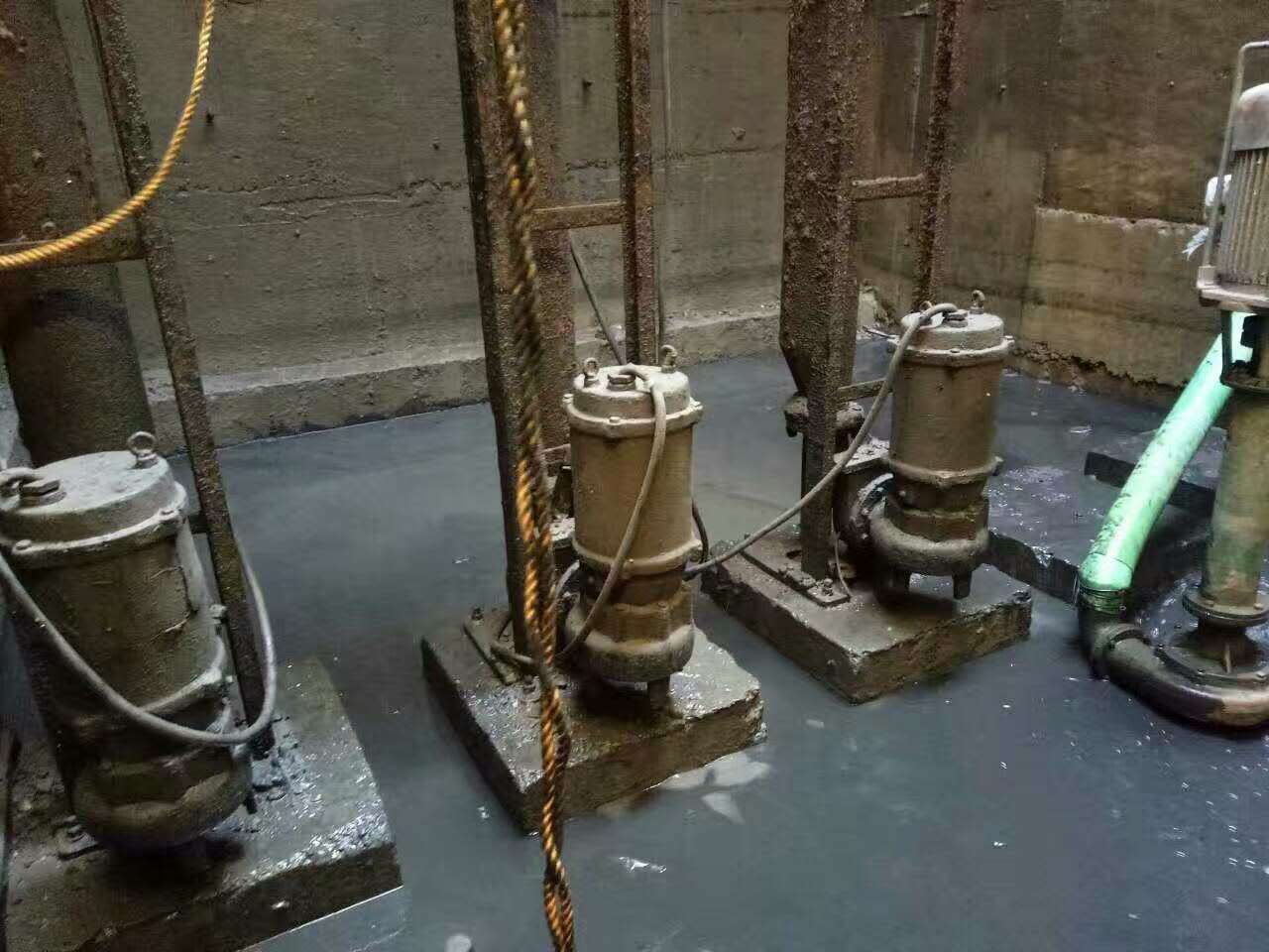 蕉城污水池清理